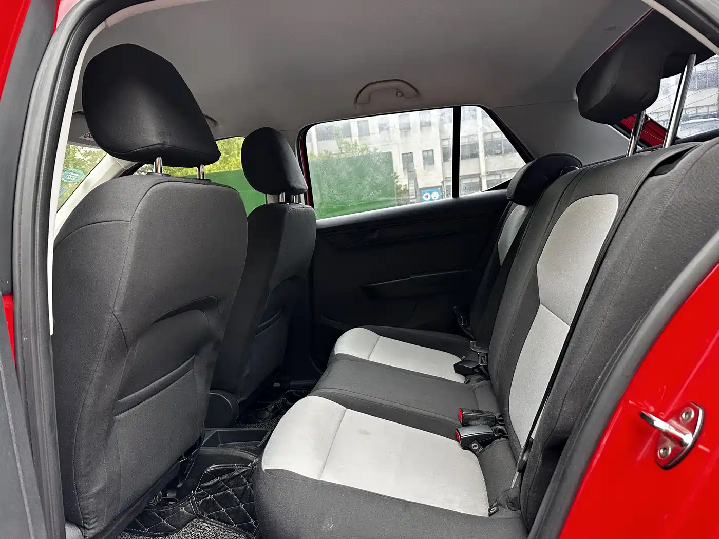 Škoda Fabia 2017 1.4L Auto Car Enjoy Edition фото 9