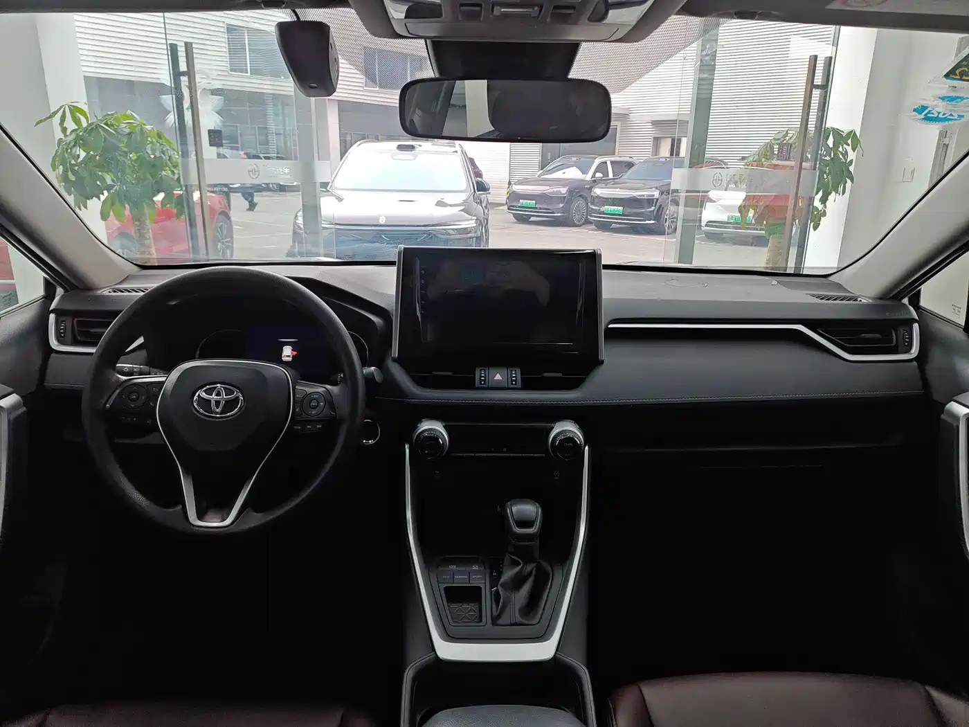 Toyota RAV4 Rongfang 2020 2.0L CVT 2WD Trend Edition фото 11