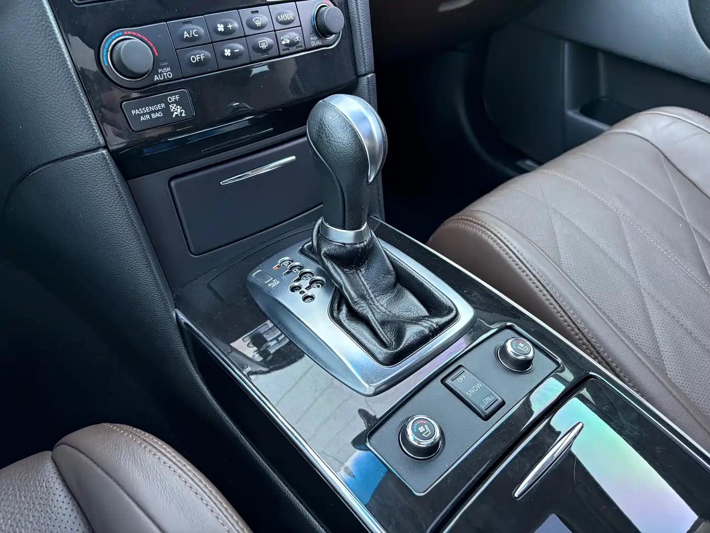 Infiniti QX70 2013 3.7L Superior фото 14