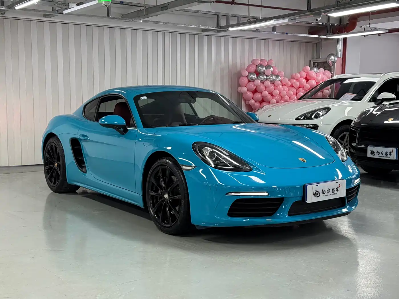 Porsche 718 2018 Cayman 2.0T фото 3