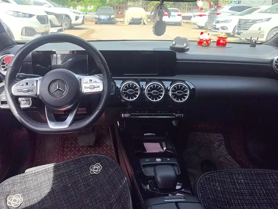 Mercedes-Benz A-Class 2019 A 180 L Sport Sedan фото 12