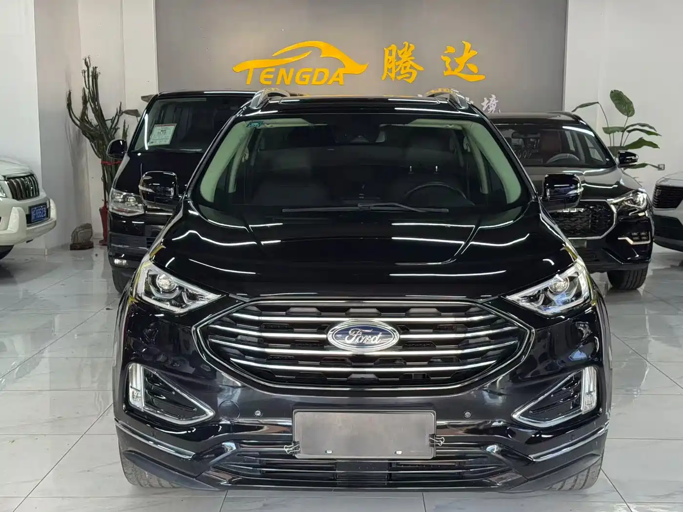 Photo 2 - Ford Edge