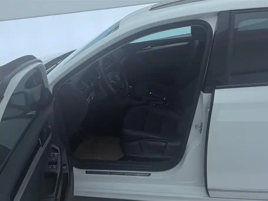 Volkswagen Sagitar 2017 180TSI Auto Exclusive Edition фото 9