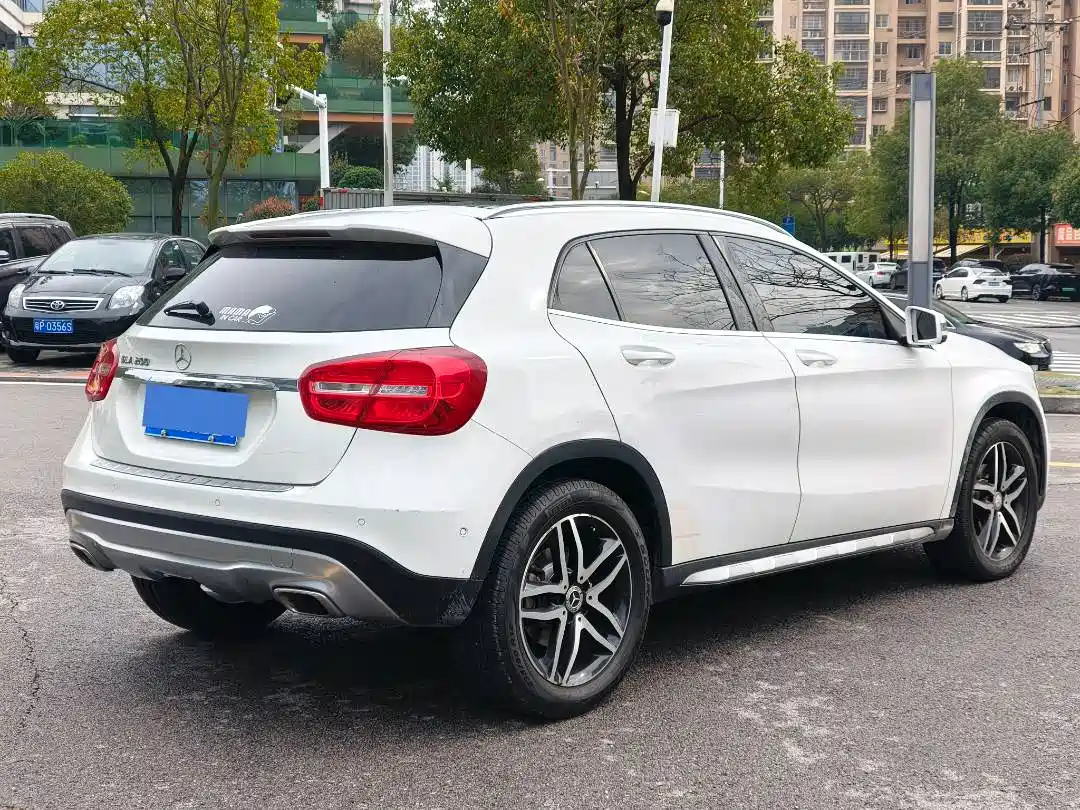 Mercedes-Benz GLA 2016 GLA 200 Fashion фото 5