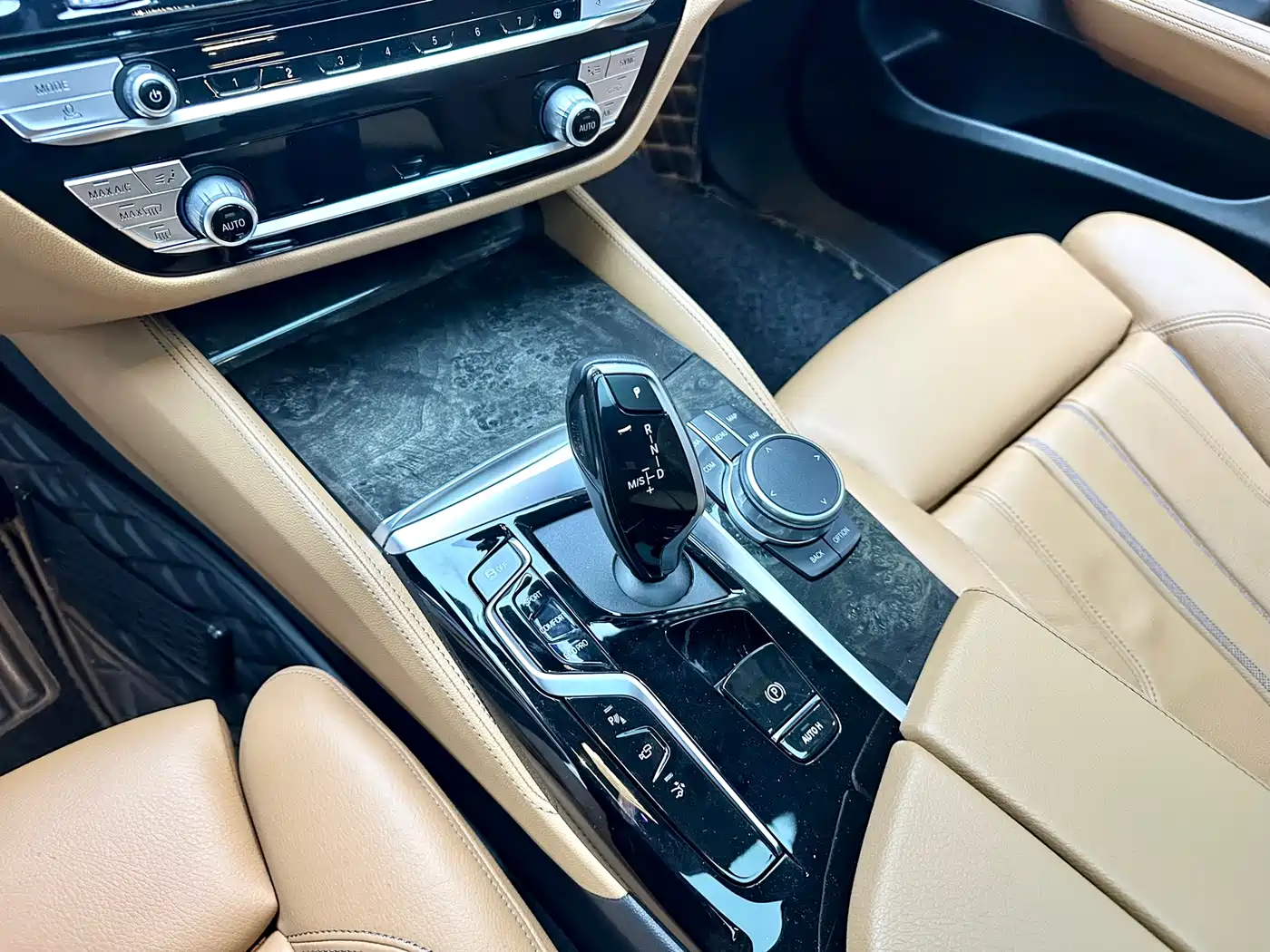 BMW 6 Series GT 2022 Model 630i M Sport Package фото 19