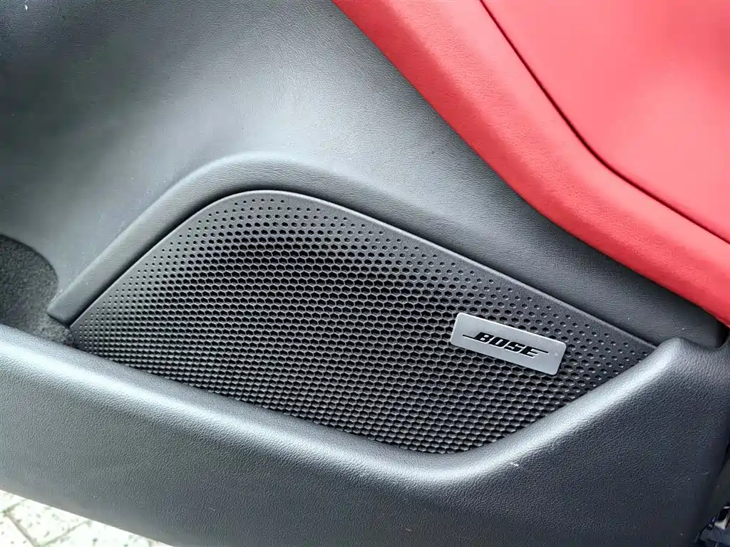 Porsche Taycan 2020 Taycan фото 25