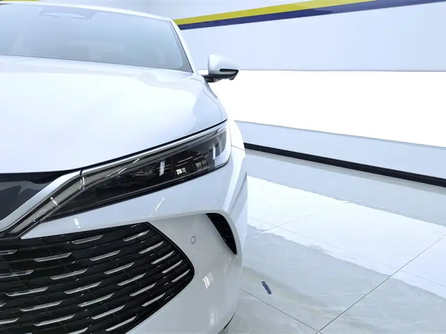 BYD Qin L 2025 DM-i Smart Drive Edition 80KM Leading фото 5