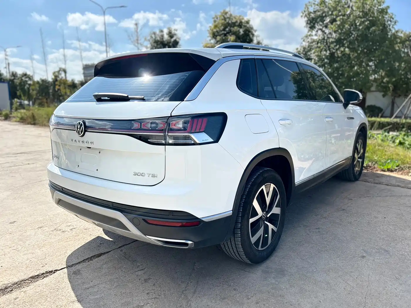 Volkswagen Tayron 2023 300TSI 2WD Luxury Plus Advanced Edition фото 5