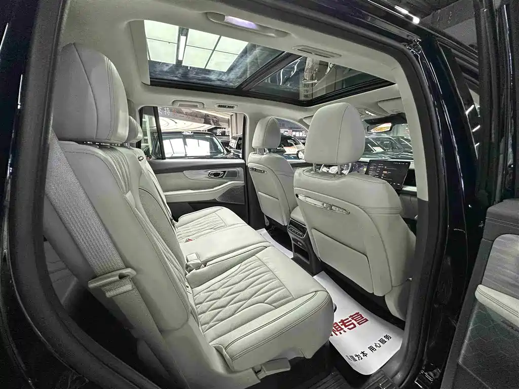 GAC Trumpchi Trumpchi GS8 2022 Hybrid Series 2.0TM 4WD Premium Edition (7-Seater) фото 30