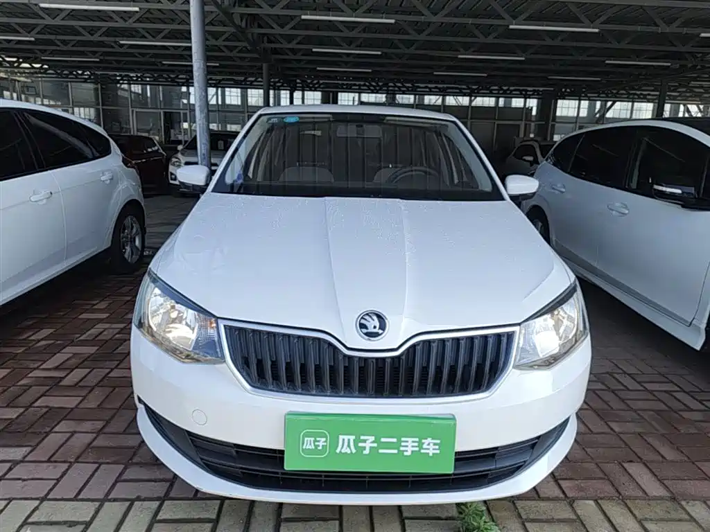 Škoda Fabia 2017 1.4L Auto Car Enjoy Edition фото 3