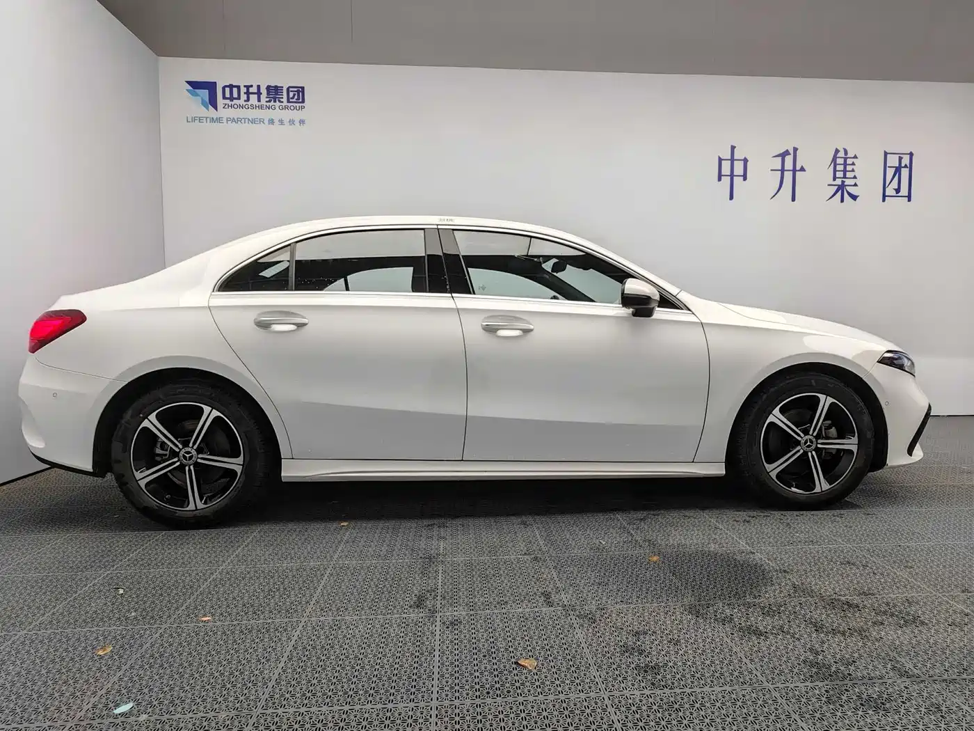 Mercedes-Benz A-Class 2023 A 200 L Fashion фото 7