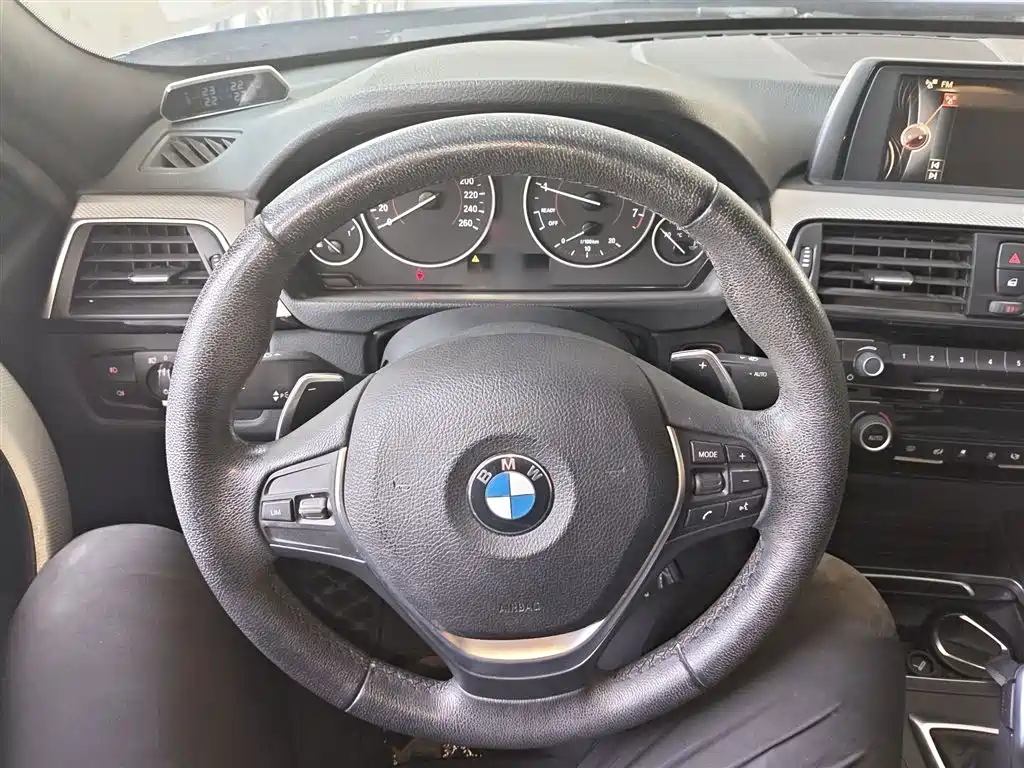 BMW 3 Series 2017 320i M Sport фото 7