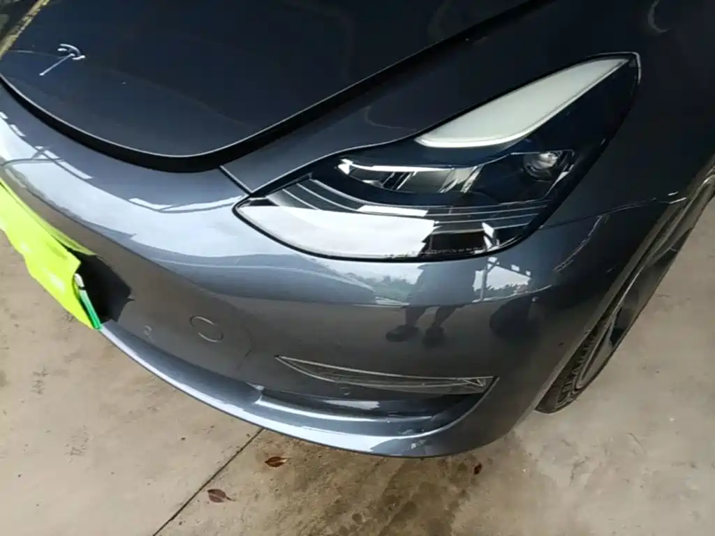 Фото 24 - Tesla Model 3