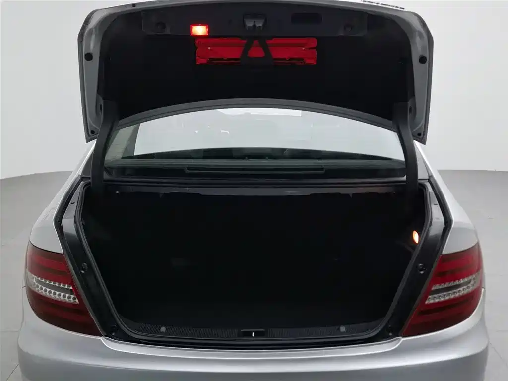 Mercedes-Benz C-Class 2011 C 180K Classic фото 16