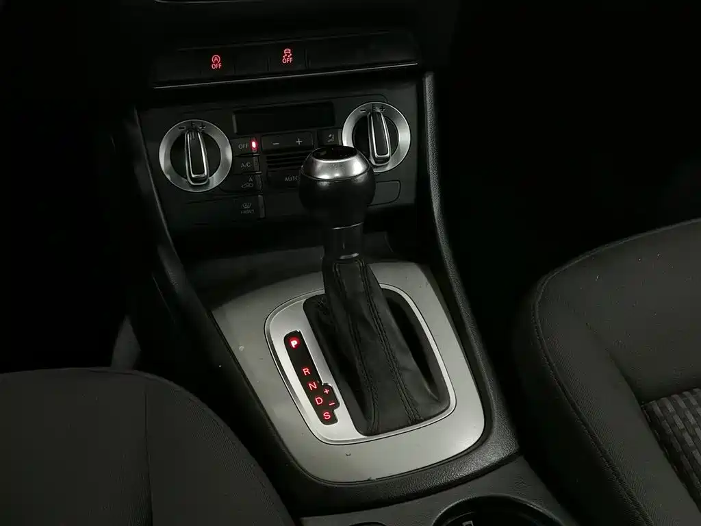 Audi Q3 2015 35 TFSI Progressive фото 13
