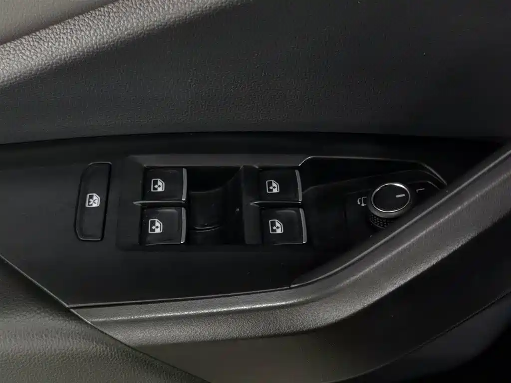 Volkswagen Sagitar 2021 280TSI DSG Comfort Smart Connect Edition фото 9