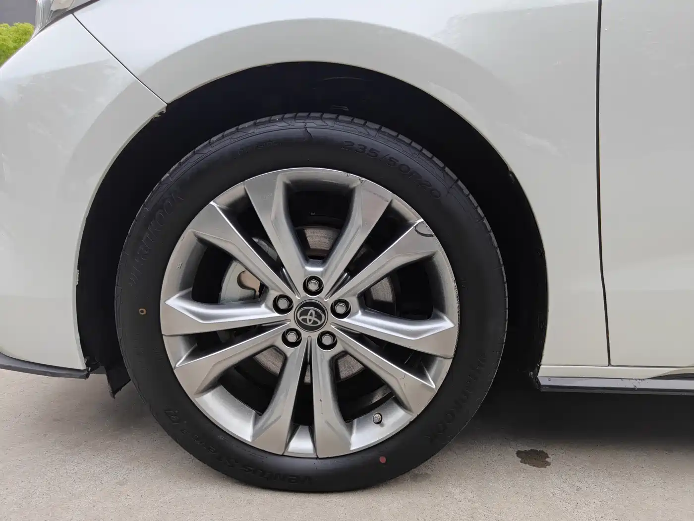 Toyota Sienna 2023 2.5L Hybrid Premium Edition фото 12