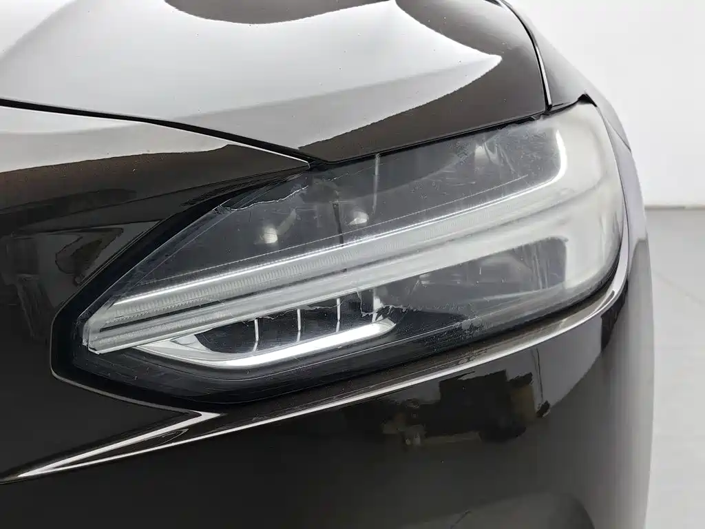 Фото 7 - Volvo S90