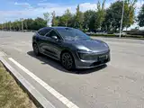 Photo 3 - Zhijie Luxeed R7