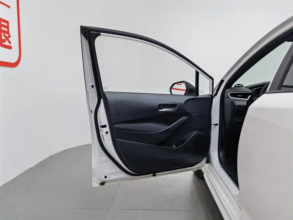 Toyota Levin 2022 185T CVT Luxury Edition фото 8