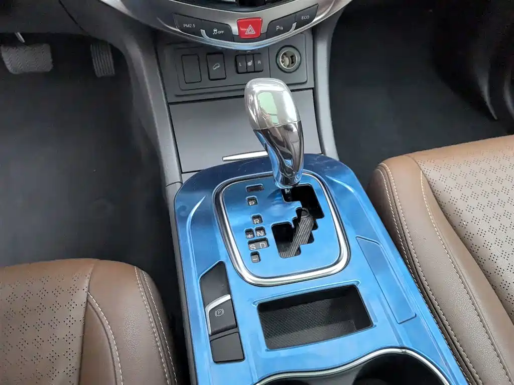 BYD S7 2016 2.0T Automatic Flagship Plus фото 13