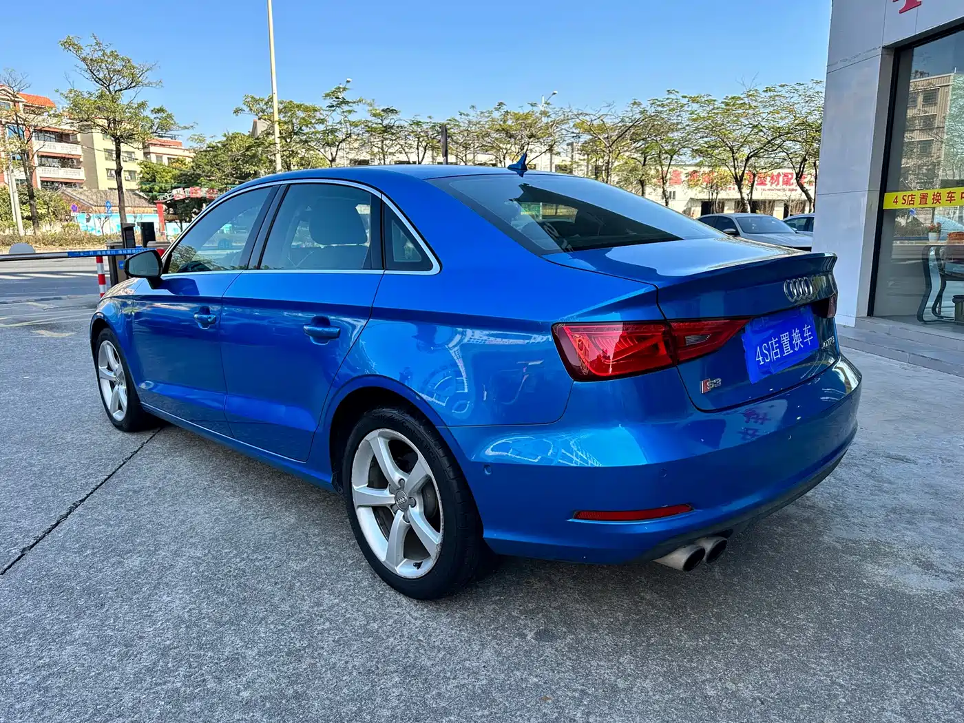 Audi A3 2016 Limousine 40 TFSI Luxury фото 4