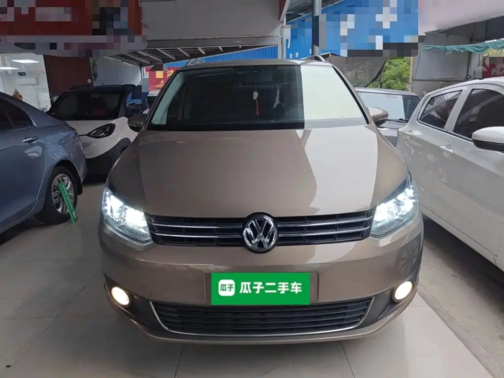Volkswagen Touran 2015 1.4T DSG Comfort Edition 5-seater фото 3