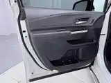 Фото 18 - Toyota Granvia