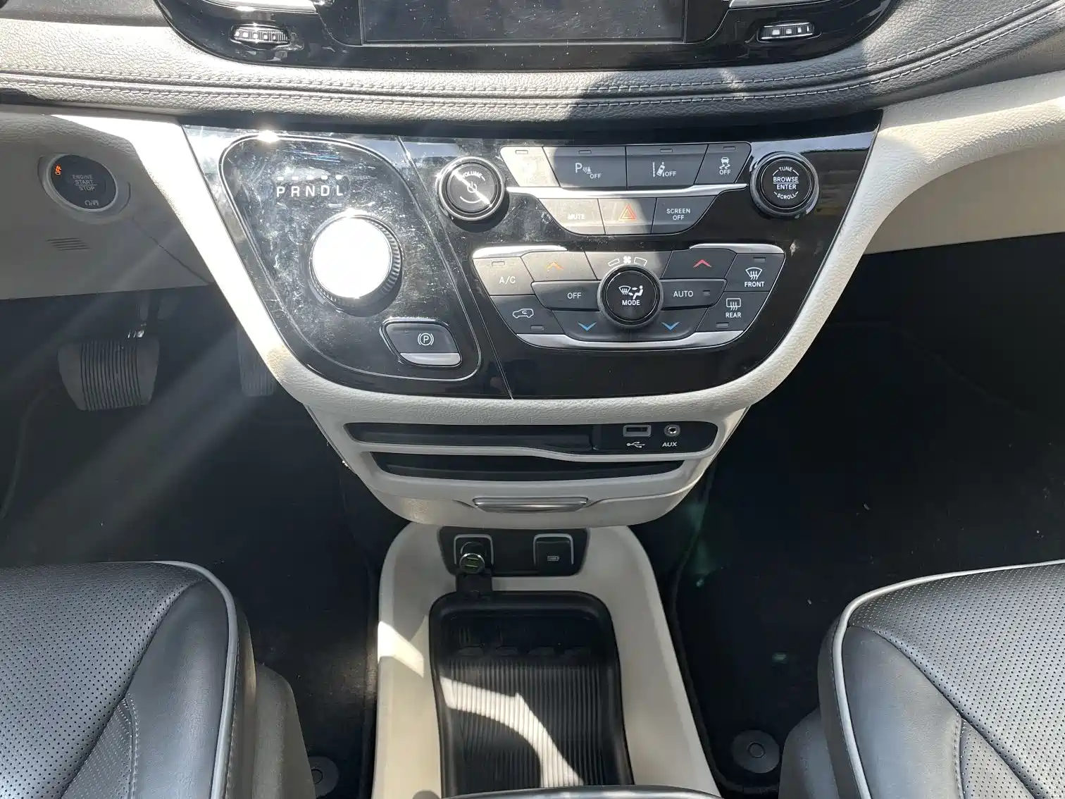 Фото 12 - Chrysler Pacifica PHEV