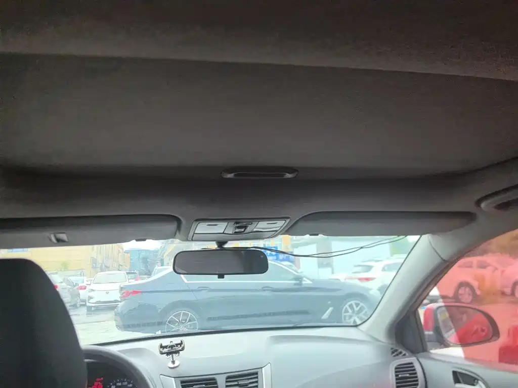 Hyundai Reina 2014 1.4L Manual GLX фото 18