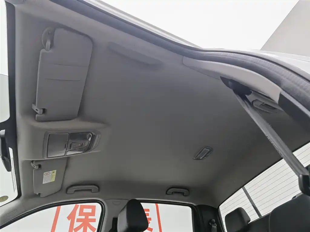 SAIC Maxus Maxus T70 2020 2.0T Gasoline Manual 2WD Elite Standard Bed High Chassis фото 14