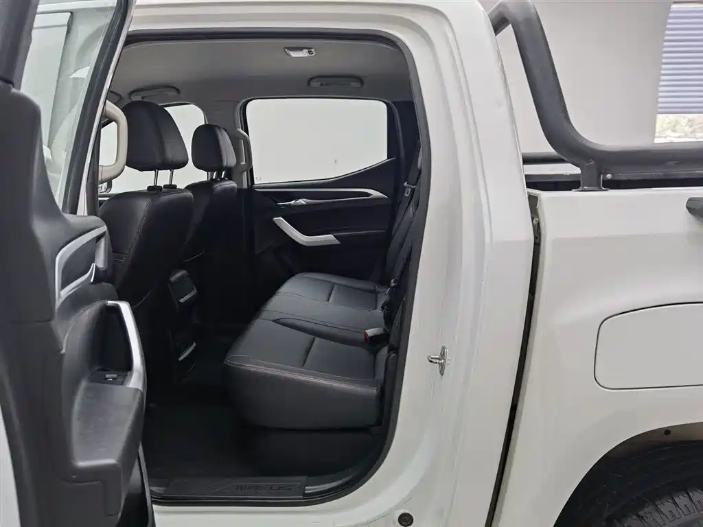 SAIC Maxus Maxus T70 2020 2.0T Gasoline Manual 2WD Elite Standard Bed High Chassis фото 15