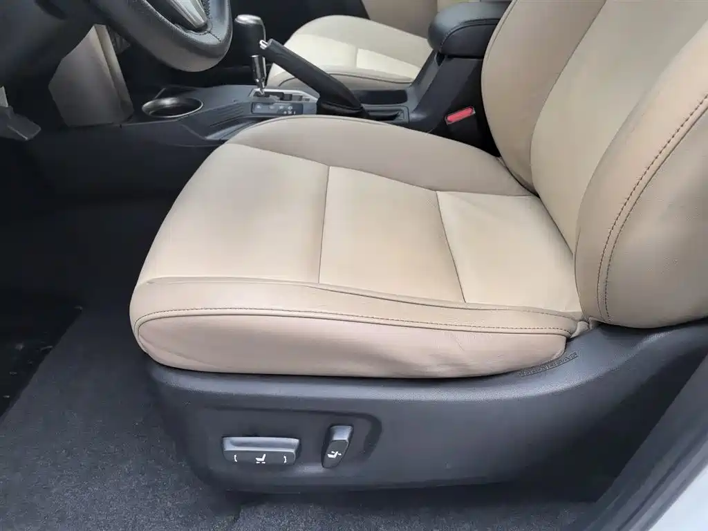 Toyota RAV4 Rongfang 2013 2.0L CVT 4WD Pioneer фото 20
