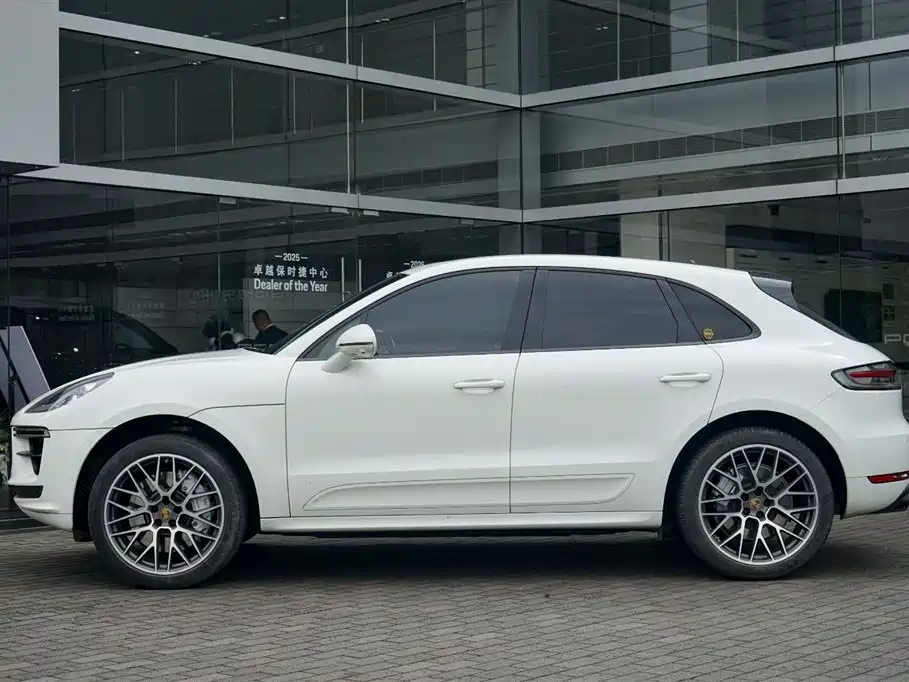 Porsche Macan 2020 Macan Turbo 2.9T фото 2