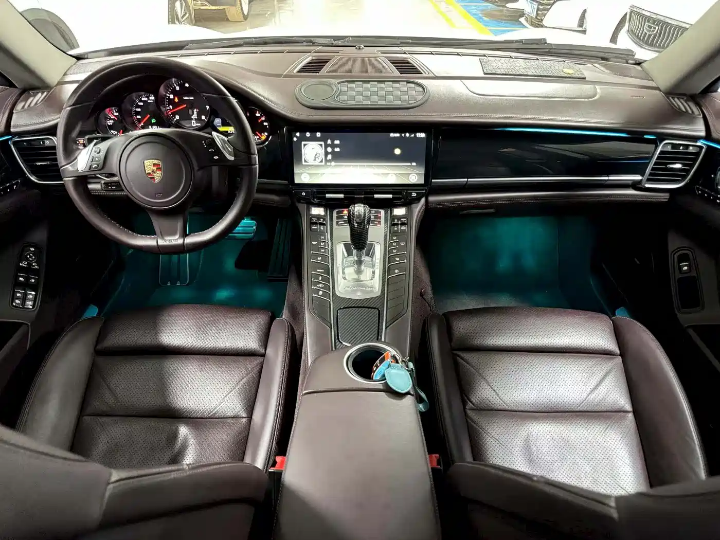 Porsche Panamera 2014 Panamera 4 3.0T фото 5