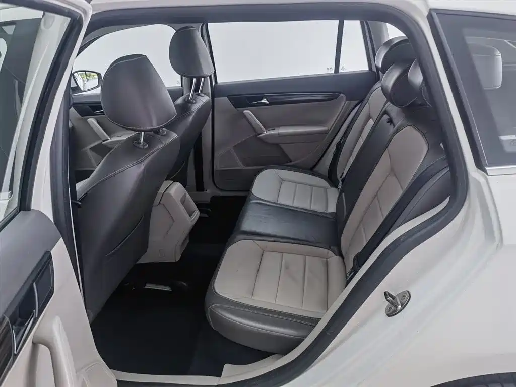 Volkswagen Lavida Tour 2013 1.4TSI Automatic Comfort фото 15