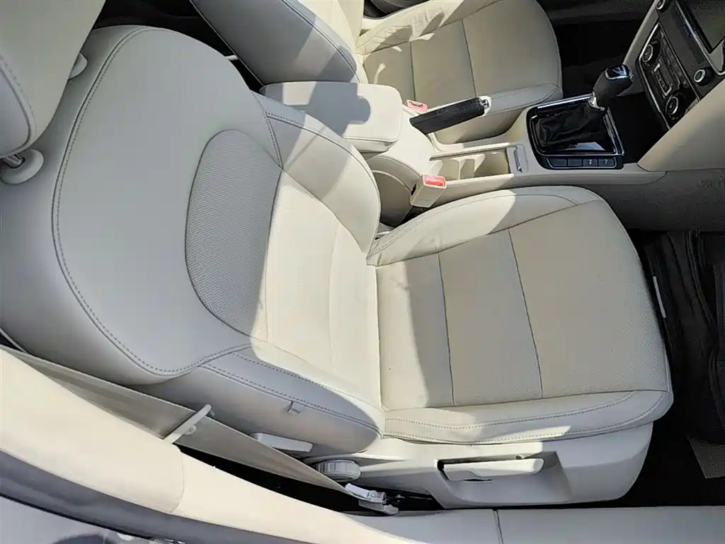 Škoda Superb 2013 1.8TSI Automatic Elegance Edition фото 25