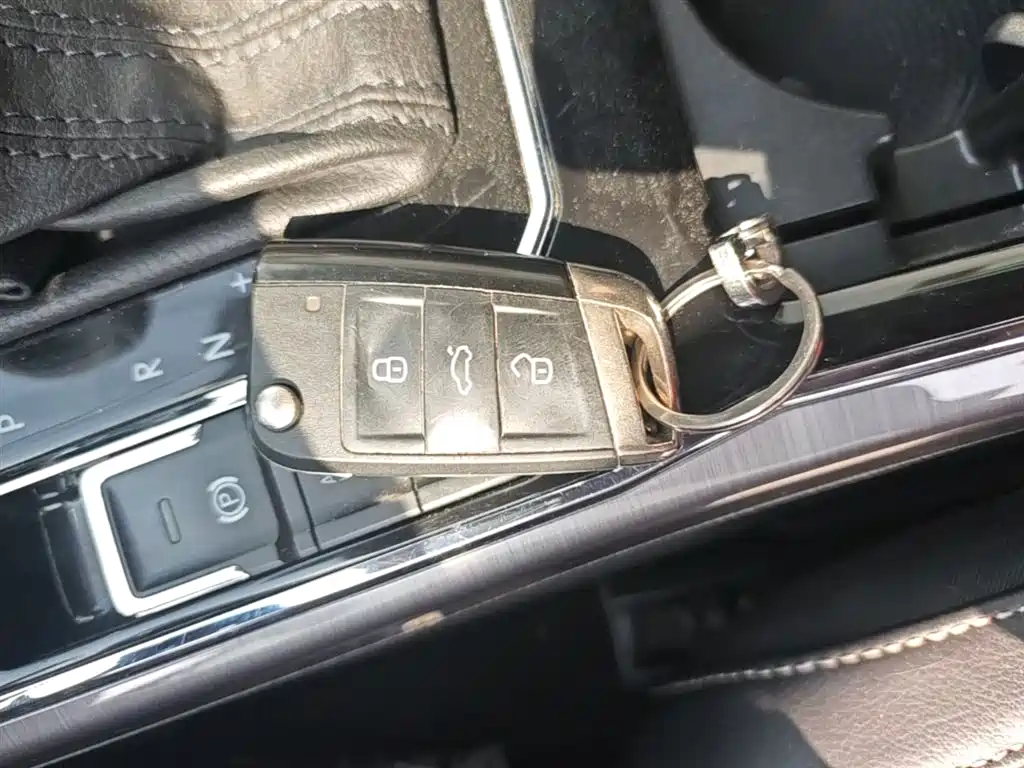 Volkswagen Passat 2017 330TSI DSG Prestige фото 9