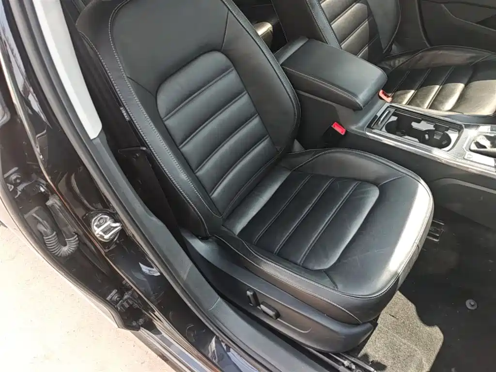 Volkswagen Passat 2017 330TSI DSG Prestige фото 25