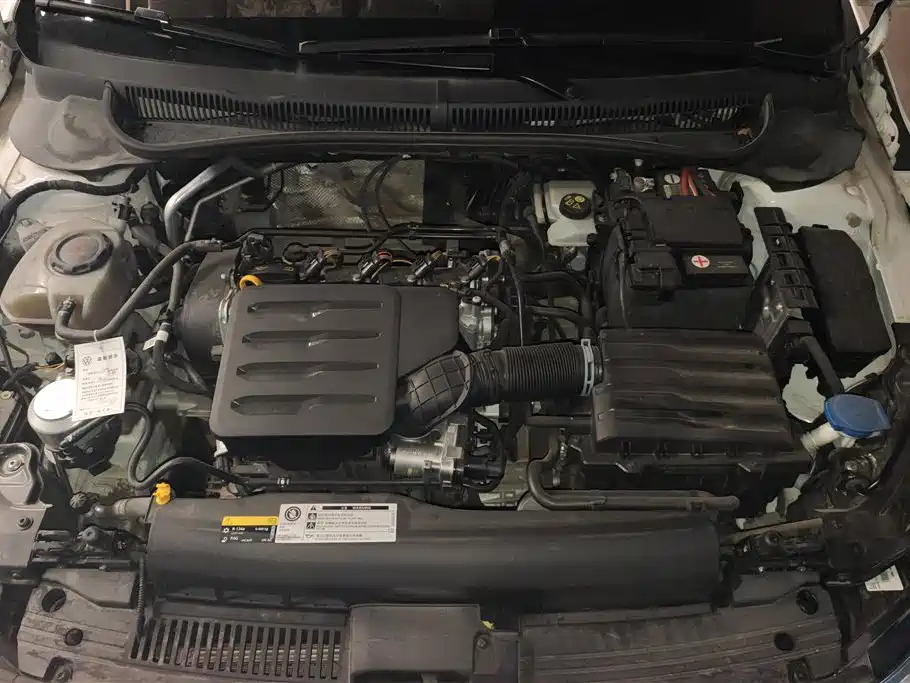Volkswagen Polo 2019 Plus 1.5L Automatic Colorful Tech Edition фото 10
