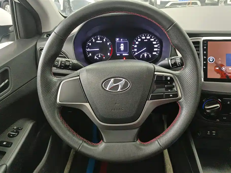 Hyundai Verna 2016 1.4L Automatic Vitality Edition SPORT фото 15