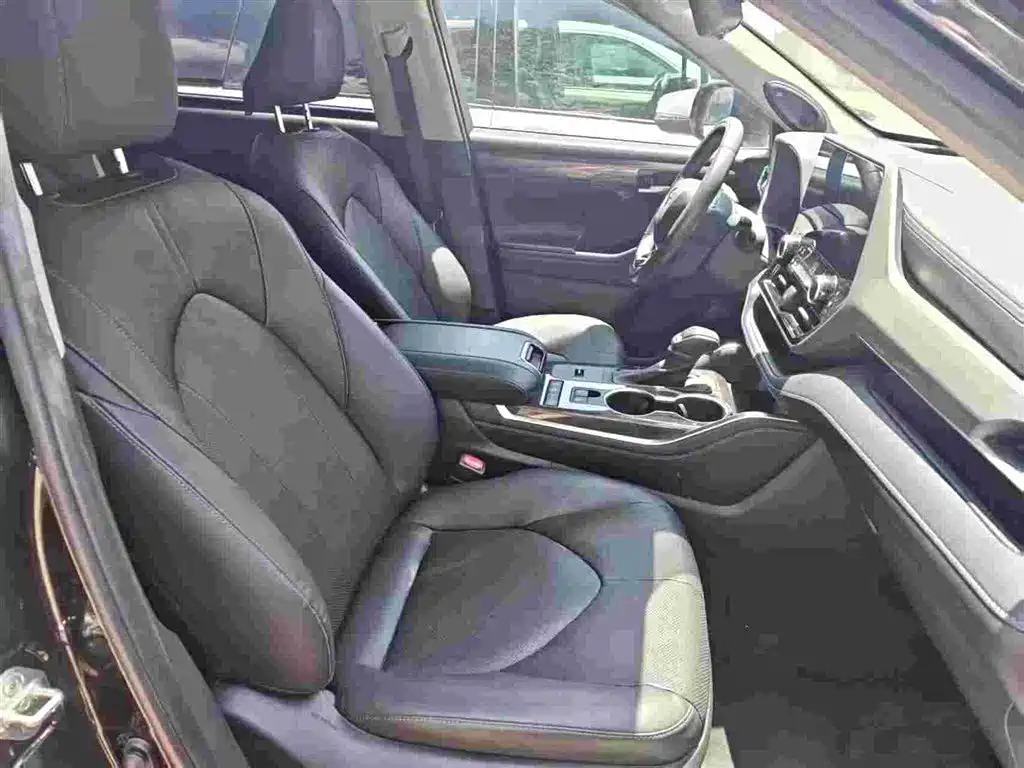 TOYOTA HIGHLANDER