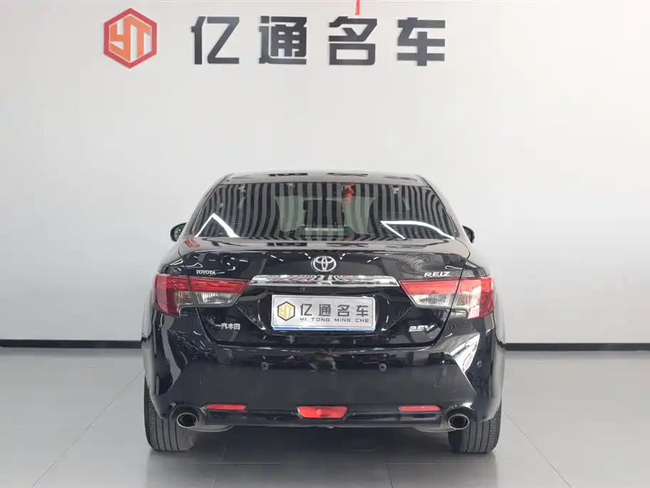 Toyota Reiz 2013 2.5V Elite Edition фото 23
