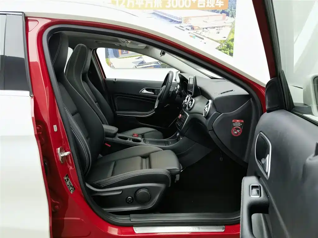 Mercedes-Benz GLA 2016 GLA 200 Dynamic фото 23
