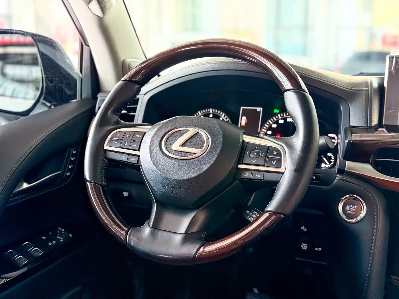 Lexus LX 2016 570 Luxury Premium Edition фото 12