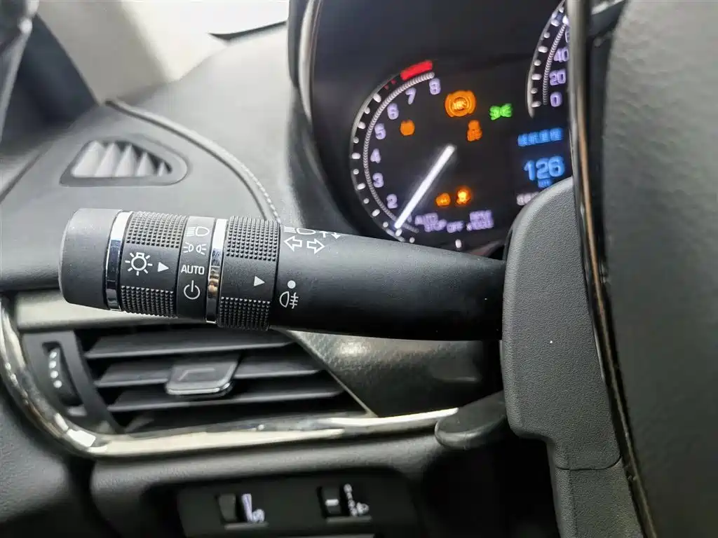 Cadillac ATS-L 2017 28T Technology фото 21
