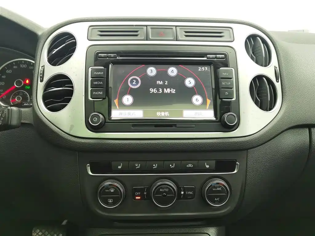 Volkswagen Tiguan 2015 2.0TSI Automatic 4WD Flagship фото 12