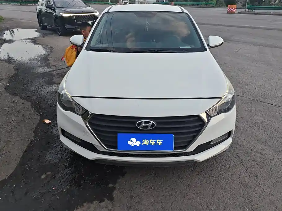 Hyundai Verna 2016 1.4L Manual Cool Edition GLS фото 2