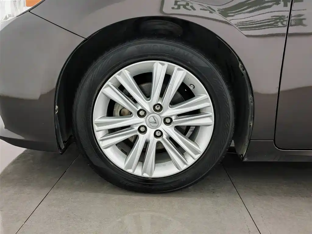 Lexus ES 2013 250 Elite Edition фото 17