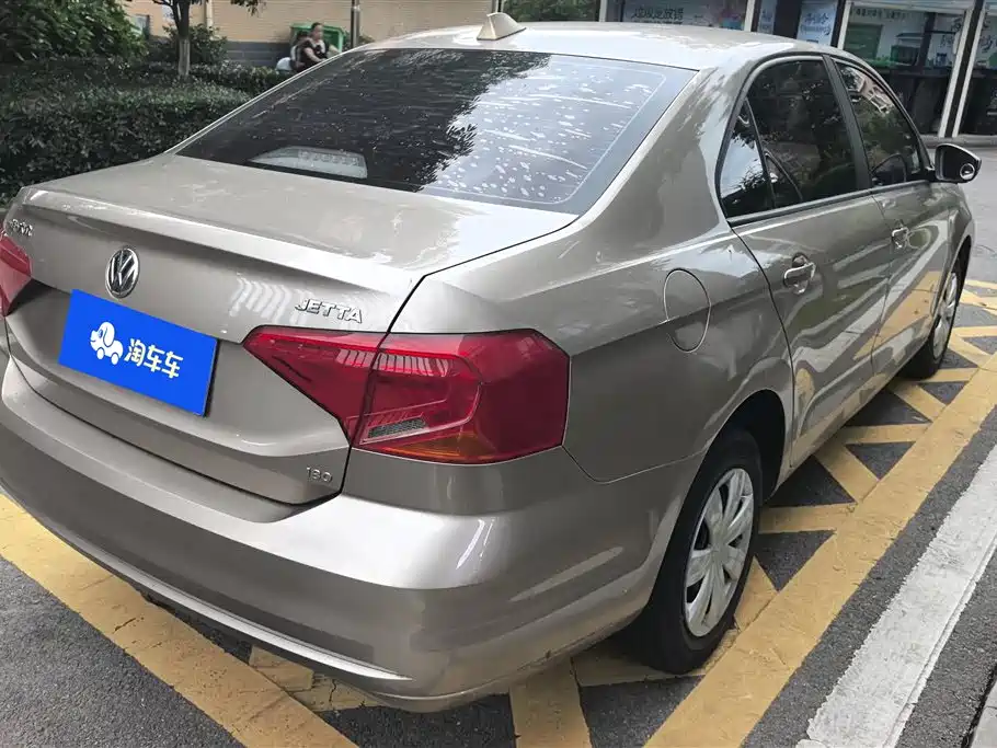 Volkswagen Jetta 2017 1.5L Manual Fashion фото 3